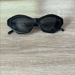 La vita Modena moves sunglasses